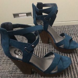 G by Guess platform turquoise sandal size 11